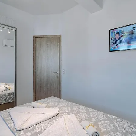 Apartment House *